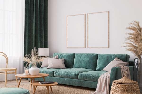  Incorporating an Emerald Green Sofa in a Vintage-Inspired Living Room